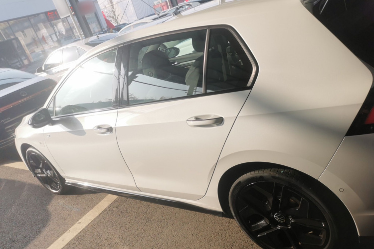 大众 高尔夫 2025款 300TSI R-Line车身外观4