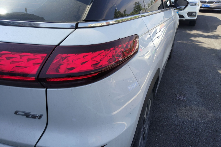 小鹏G3 2021款 G3i 460G车身外观9