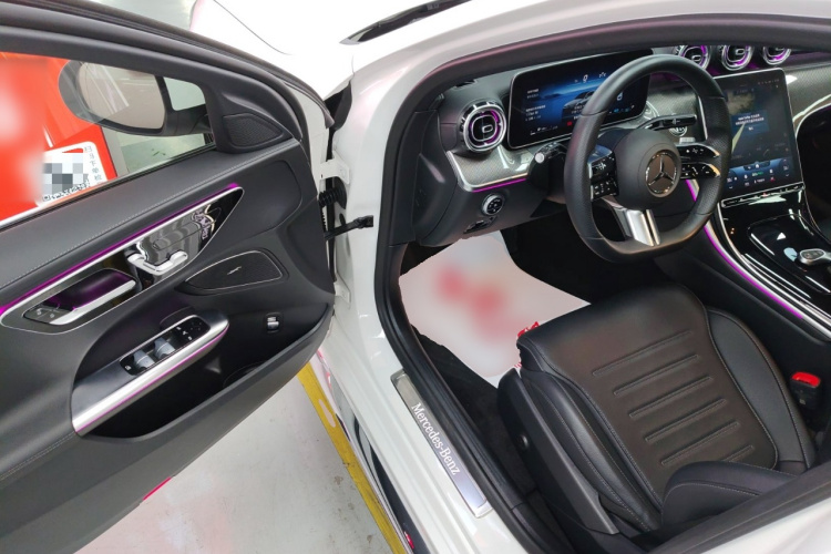 奔驰C级 2022款 改款 C 260 L 运动版中控内饰7003