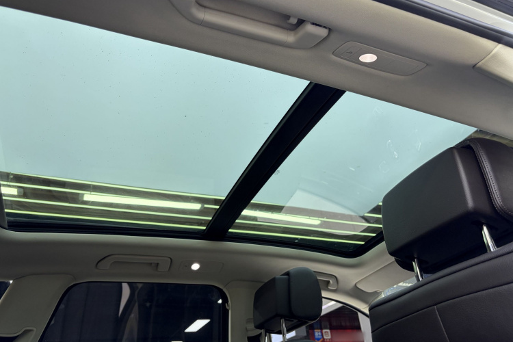 大众 途锐 2015款 3.0TSI 标配型中控内饰7008