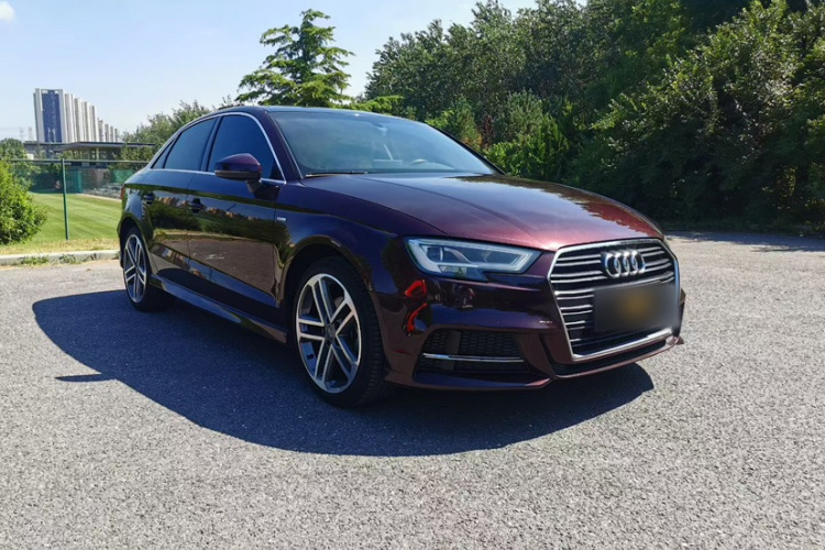 奥迪A3 2018款 30周年年型 Limousine 35 TFSI 运动型车身外观6005