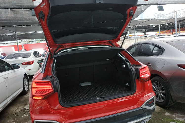 奥迪Q2L 2022款 35 TFSI 进取致雅型机舱底盘23