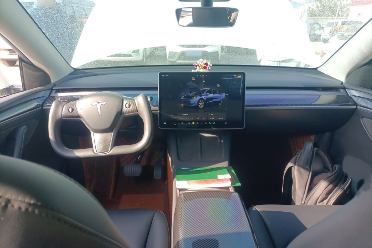 特斯拉 Model Y 2022款 改款 长续航全轮驱动版中控内饰7002