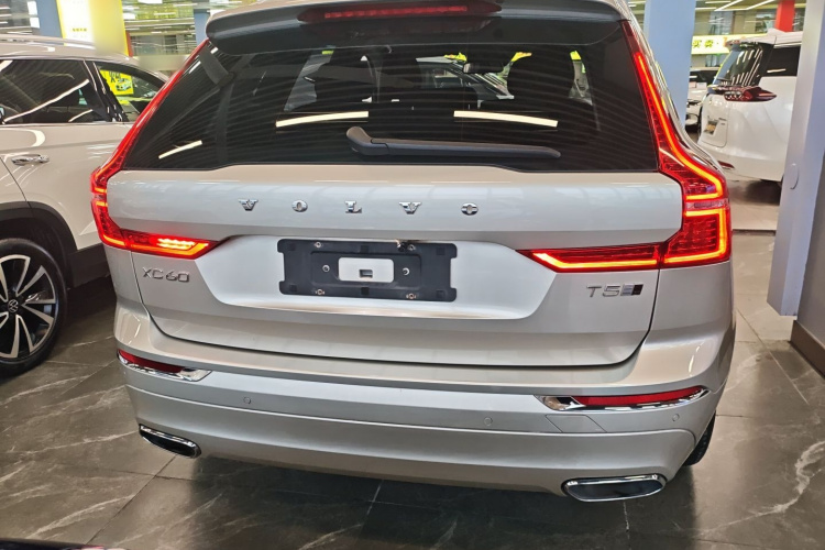 沃尔沃XC60 2021款 T5 四驱智逸豪华版车身外观6