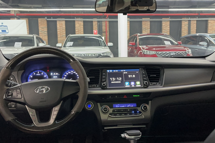 现代 名图 2019款 1.8L 自动智能型GLS纪念款 国VI中控内饰7003