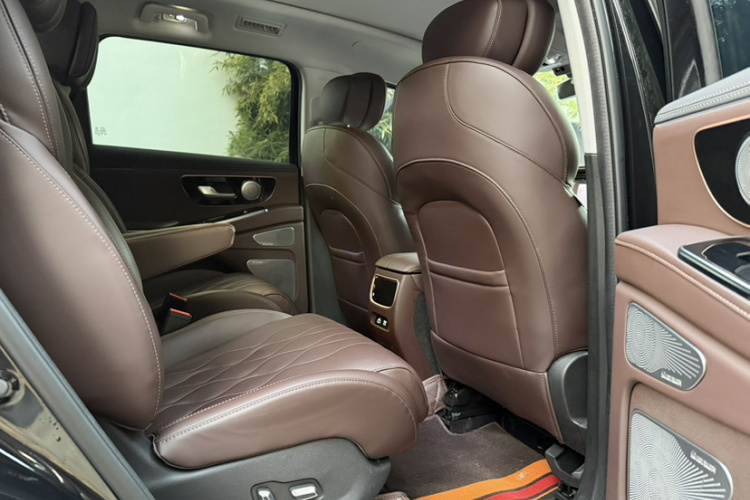 星途揽月 2023款 400T 四驱星尊版 6座中控内饰7007