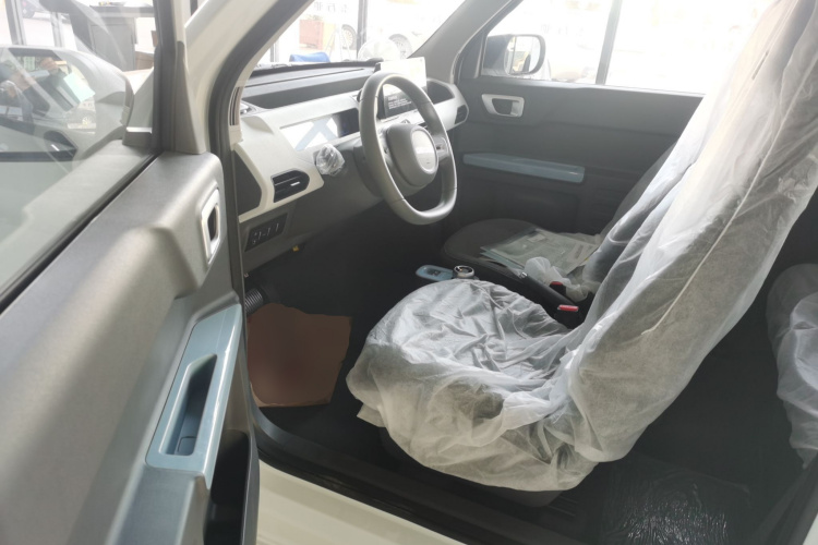 吉利银河 2024款 熊猫mini 200km 耐力熊中控内饰19