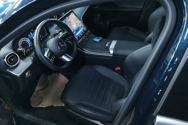 奔驰C级 2024款 C 200 L 运动版局部细节19