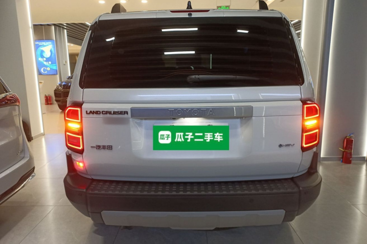 丰田 普拉多 2024款 2.4T 全能TX版 5座车身外观6