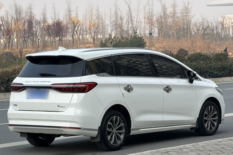 比亚迪 宋MAX 2021款 升级版 1.5T 自动尊贵型 7座车身外观6006