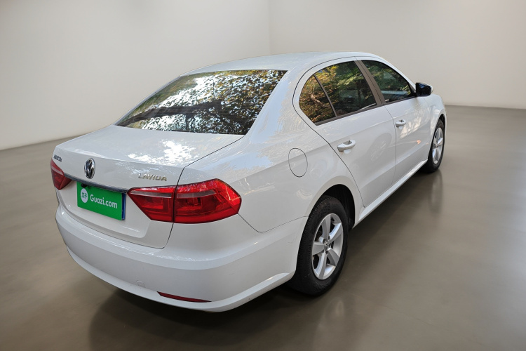 大众 朗逸 2017款 1.6L 自动风尚版车身外观7