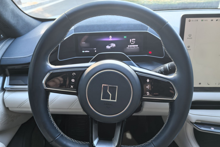 极氪001 2023款 WE版 86kWh中控内饰7003