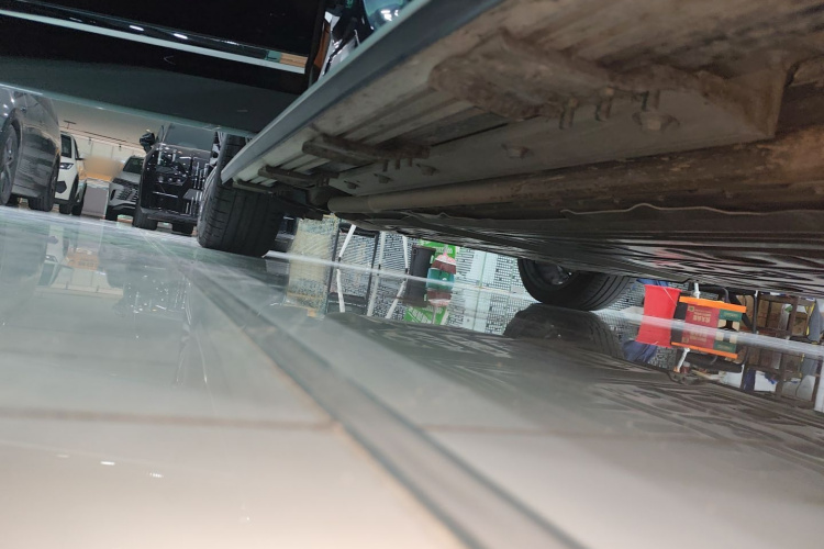 鸿蒙智行 问界M9 2024款 增程 Max版 52kWh 6座版局部细节9001