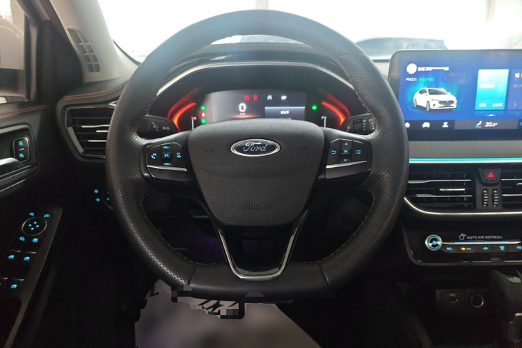 福特 福克斯 2022款 三厢 EcoBoost 180 自动竞速版中控内饰13