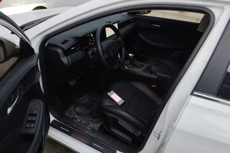 荣威i5 2023款 1.5L CVT尊荣版中控内饰20