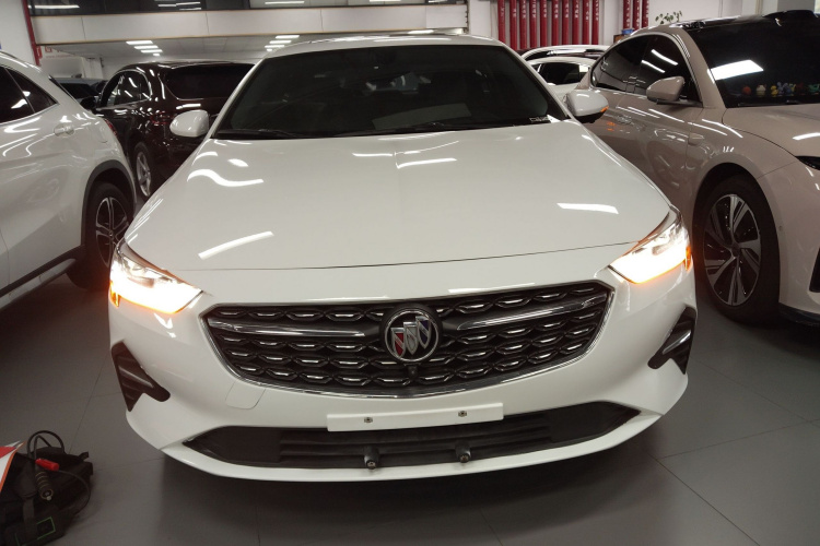 别克 君威 2020款 552T 精英型车身外观2