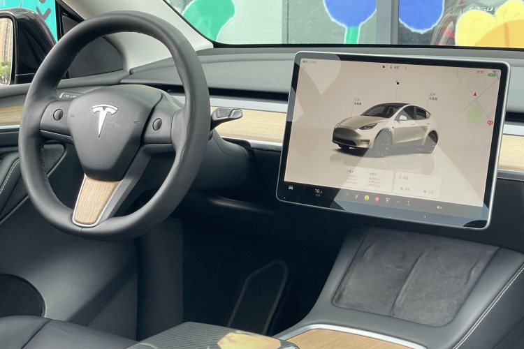 特斯拉 Model Y 2022款 后轮驱动版中控内饰7004
