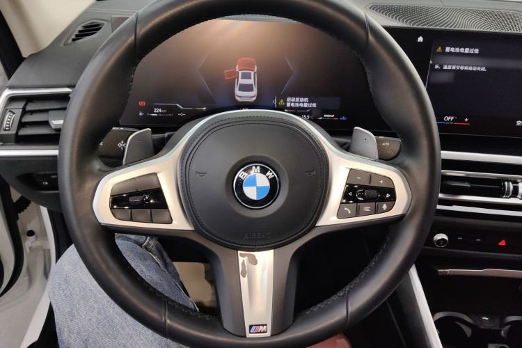 宝马3系 2023款 325Li M运动曜夜套装中控内饰13