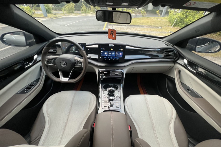 比亚迪 秦PLUS 2023款 冠军版 DM-i 55KM领先型局部细节9008