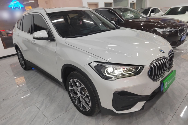 宝马X1 2022款 sDrive25Li 领先型车身外观6002