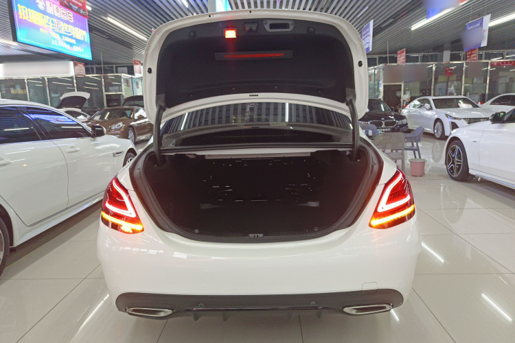 奔驰C级 2020款 C 260 运动版机舱底盘23