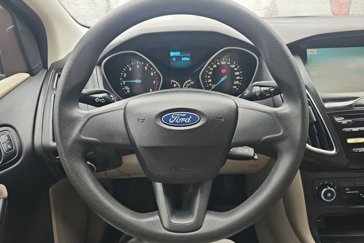 福特 福克斯 2018款 三厢经典 1.6L 自动舒适型智行版局部细节13