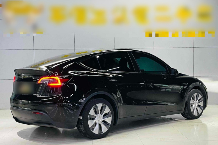 特斯拉 Model Y 2022款 改款 后轮驱动版车身外观6006