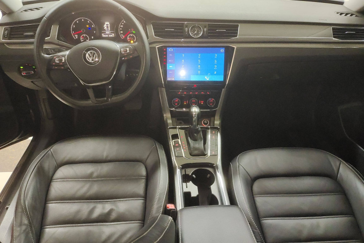 大众 帕萨特 2016款 330TSI DSG尊荣版中控内饰12