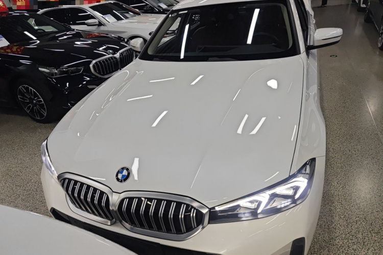 宝马3系 2024款 320Li M运动套装车身外观2