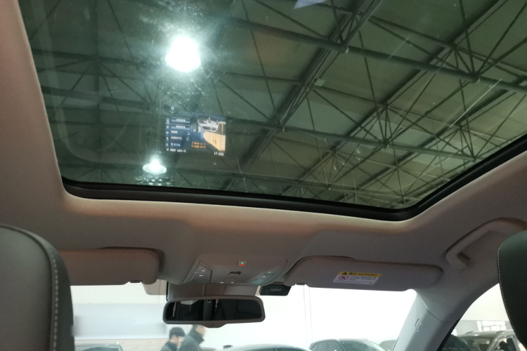 红旗HS7 2021款 2.0T DCT两驱智联旗享版中控内饰22