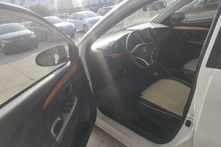 丰田 YARiS L 致炫 2016款 1.5E 自动劲速版中控内饰20