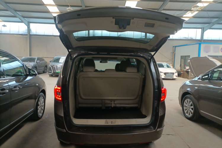 别克GL8 2017款 25S 豪华型 国V机舱底盘23