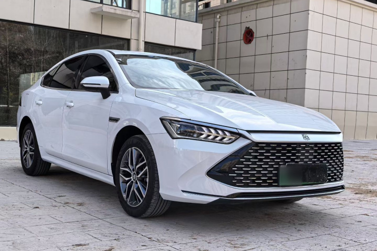 比亚迪 秦PLUS 2023款 冠军版 DM-i 120KM领先型车身外观6004