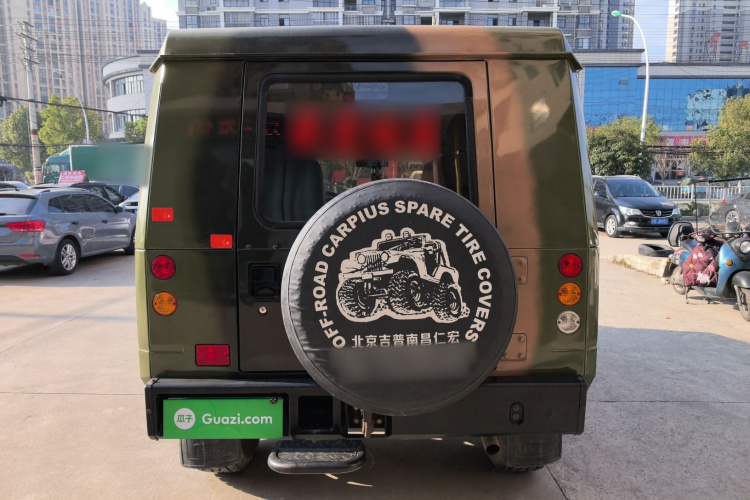 BAW北汽制造 勇士 2019款 2.4T 三门四驱短轴汽油版 国VI车身外观6