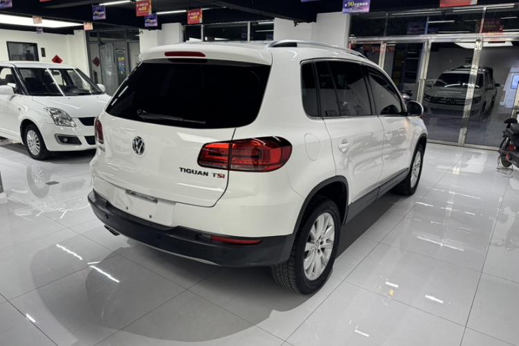 大众 途观 2015款 1.8TSI 自动两驱豪华型车身外观6004