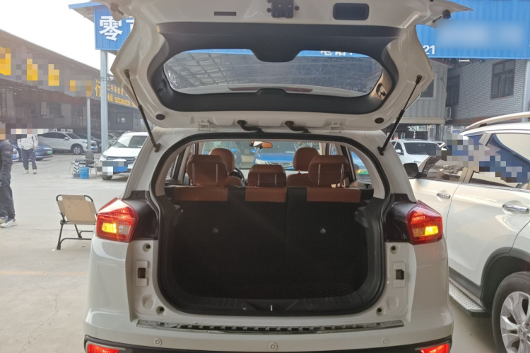 北京汽车 绅宝X35 2016款 1.5L 自动豪华版机舱底盘23