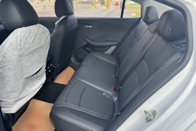 荣威i5 2026款 1.5L CVT豪华版中控内饰7002