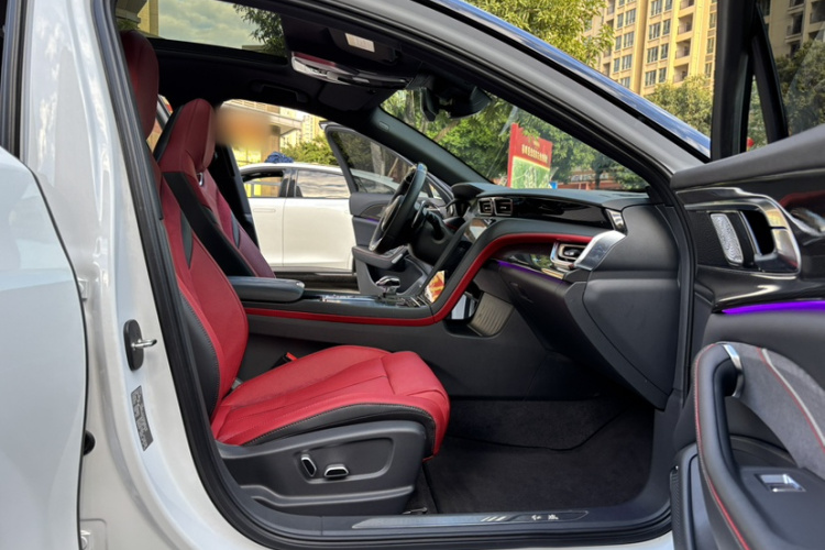 红旗H6 2023款 2.0T 致尚版中控内饰7002