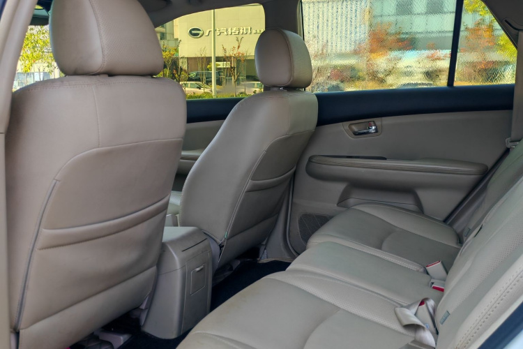 比亚迪S6 2014款 2.0L 手动豪华型 5座中控内饰7003