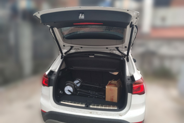 宝马X1 2018款 sDrive18Li 时尚型中控内饰23