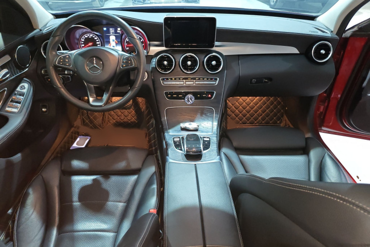 奔驰C级 2017款 改款 C 200 L 运动版中控内饰7002