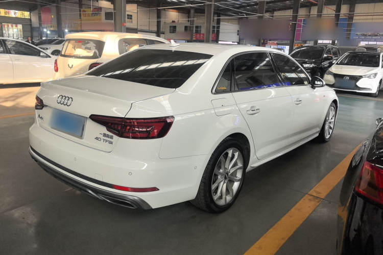 奥迪A4L 2019款 40 TFSI 时尚型 国V车身外观7