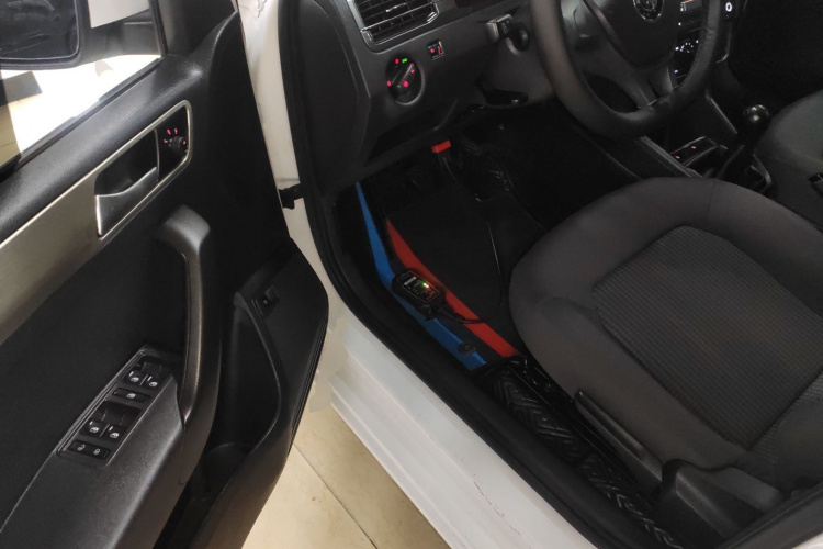 大众 桑塔纳 2021款 1.5L 手动风尚版中控内饰20