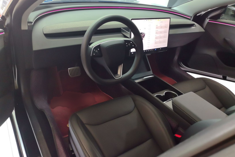 特斯拉 Model 3 2023款 后轮驱动版中控内饰12