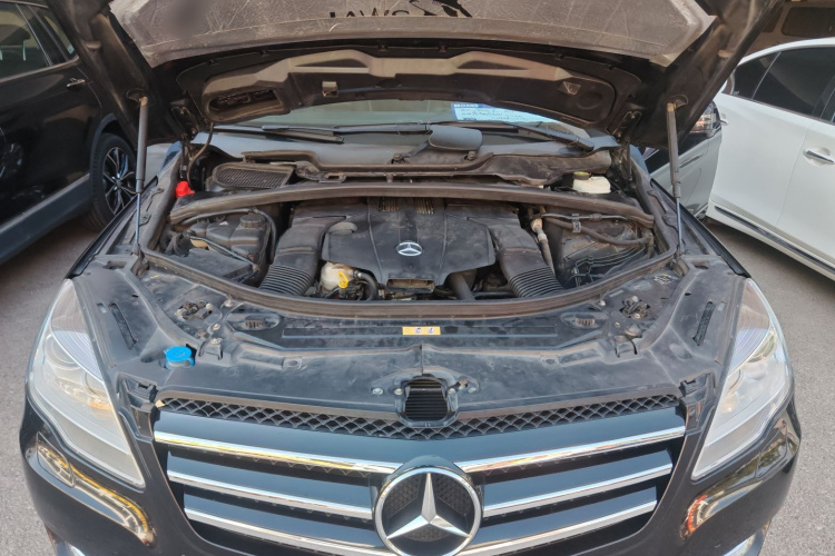 奔驰R级 2017款 R 320 4MATIC 商务型臻藏版机舱底盘24