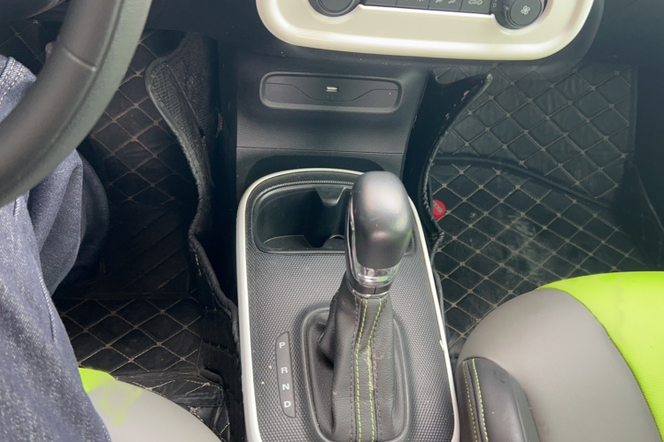 荣威 科莱威CLEVER 2021款 302km新四座超能版局部细节9002