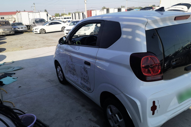 荣威 科莱威CLEVER 2021款 302km全能版车身外观4