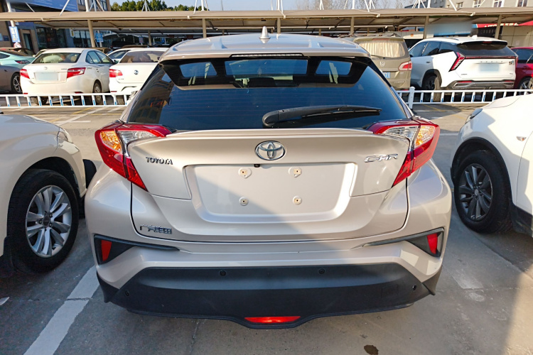 丰田C-HR 2020款 2.0L 领先版车身外观6