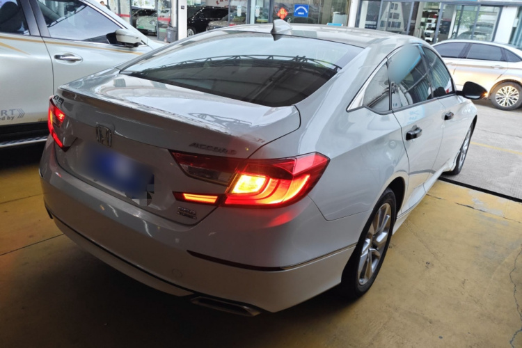 本田 雅阁 2018款 260TURBO 精英版 国VI车身外观6005