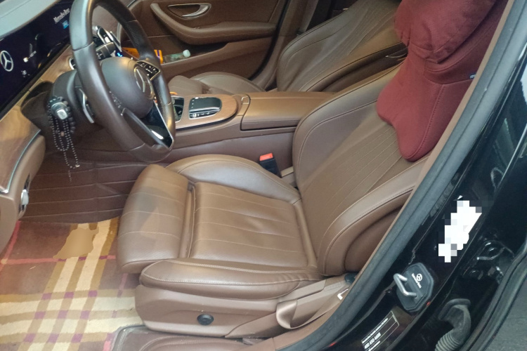 奔驰E级新能源 2022款 改款 E 350 e L 插电式混合动力轿车中控内饰19